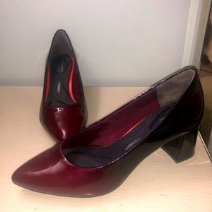 New Rockport ombré cranberry red mid pumps size 6